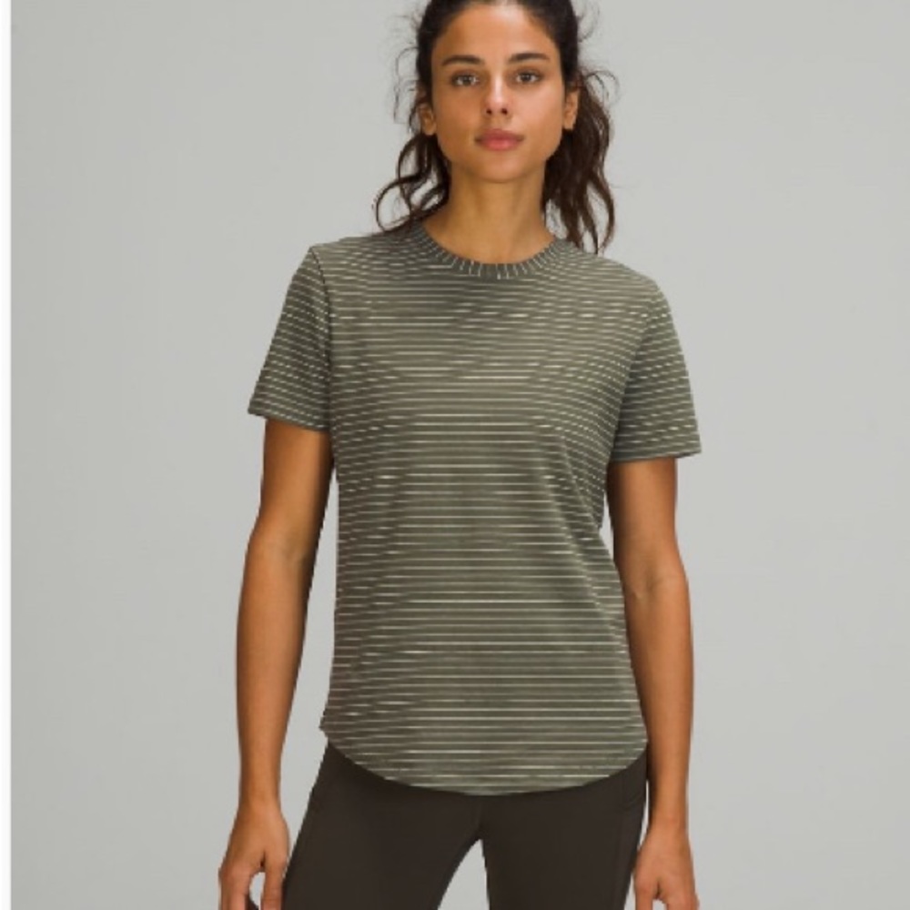Lululemon Tee